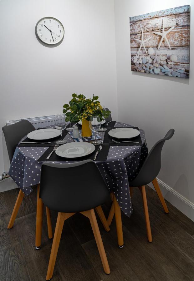 The Old Paint Shop Apartment - Centrally Situated Анстрътър Екстериор снимка